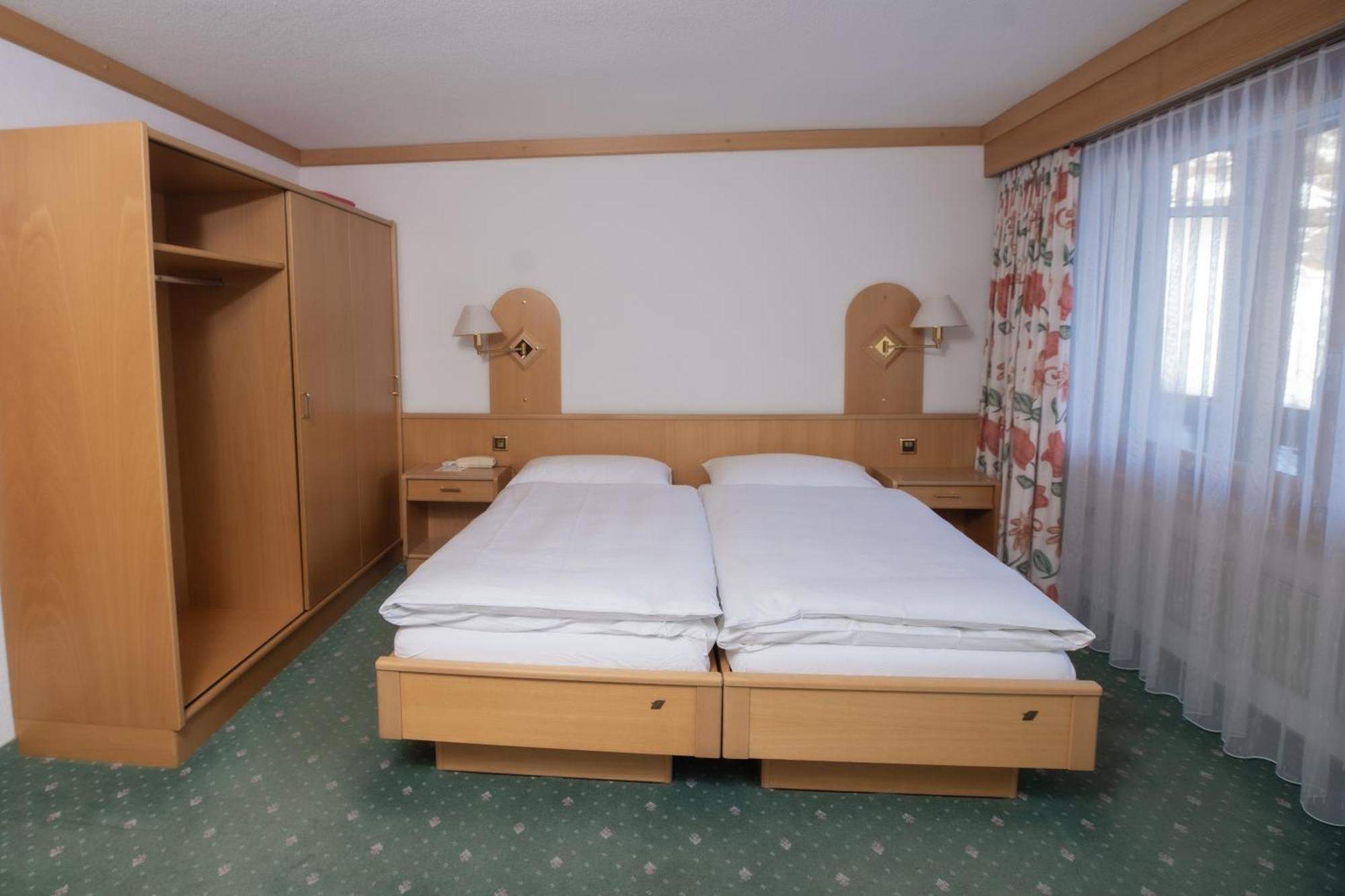 Hotel Alpenhof Saas-Almagell Extérieur photo