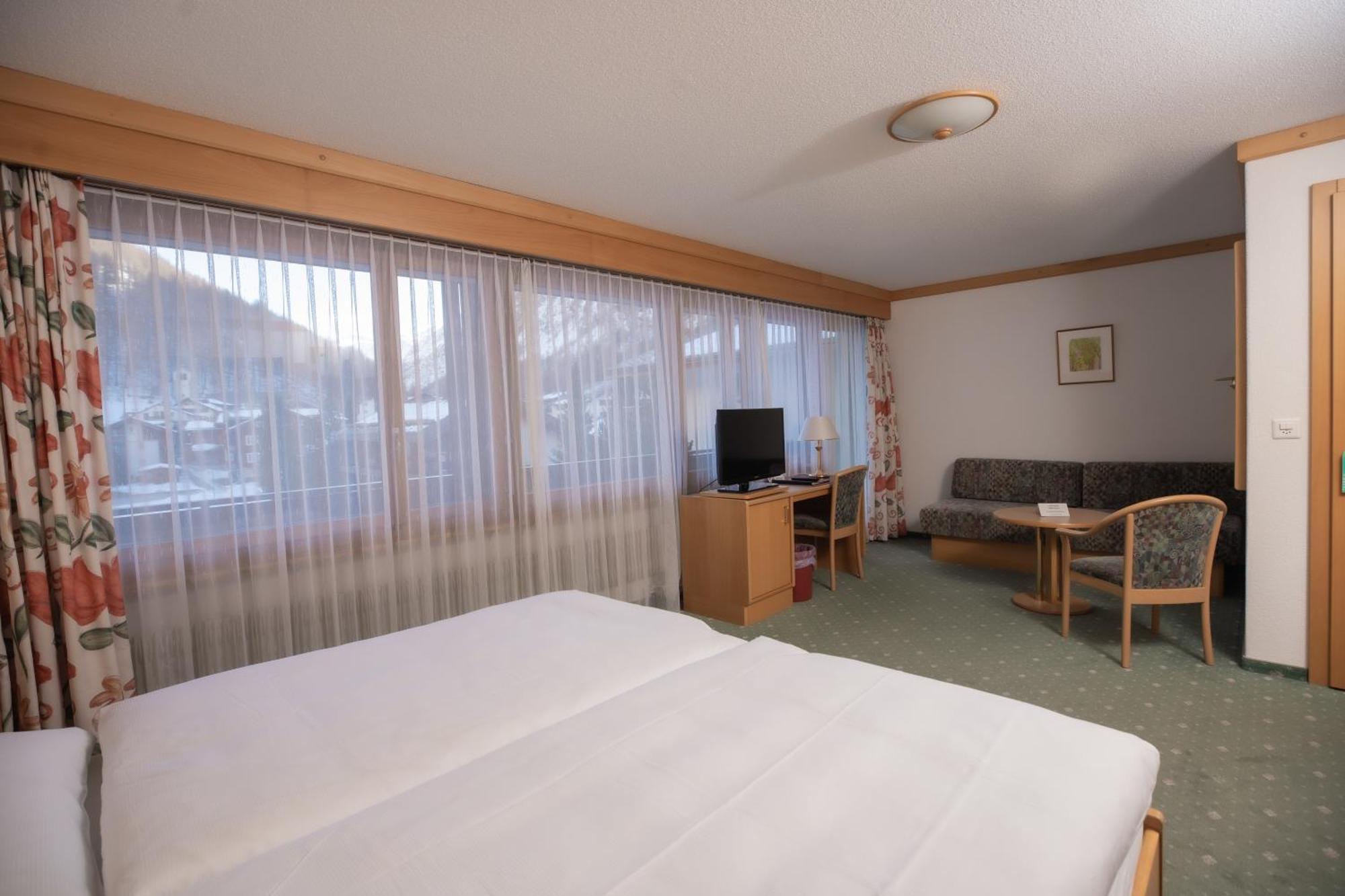 Hotel Alpenhof Saas-Almagell Extérieur photo