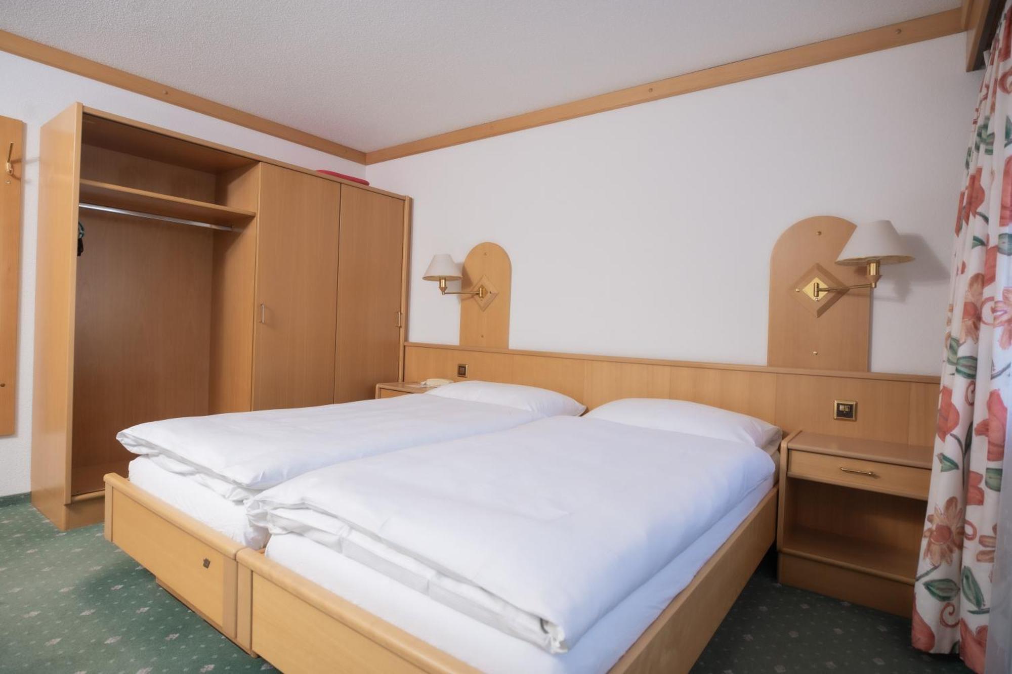 Hotel Alpenhof Saas-Almagell Extérieur photo
