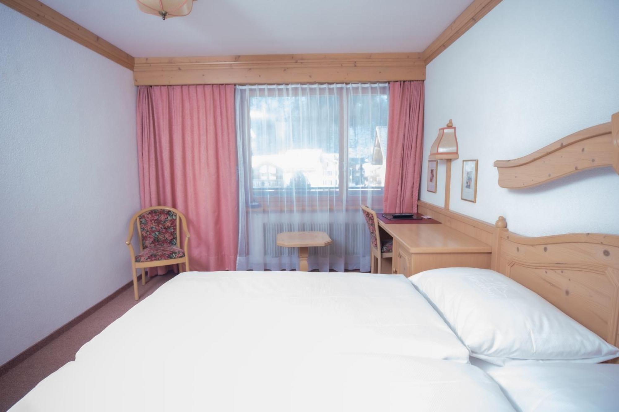 Hotel Alpenhof Saas-Almagell Extérieur photo